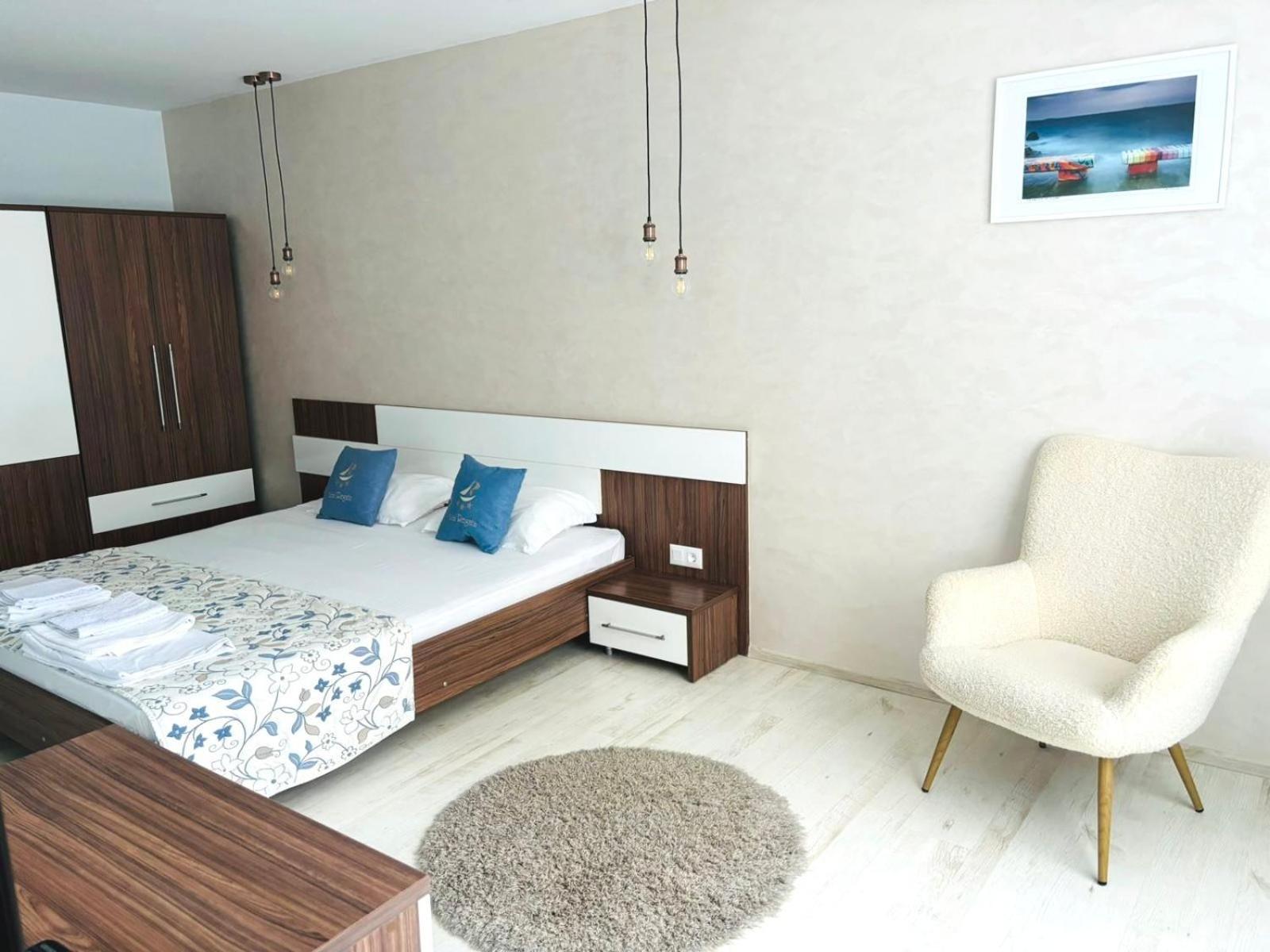 Family Hotel Regata Pomorie Esterno foto