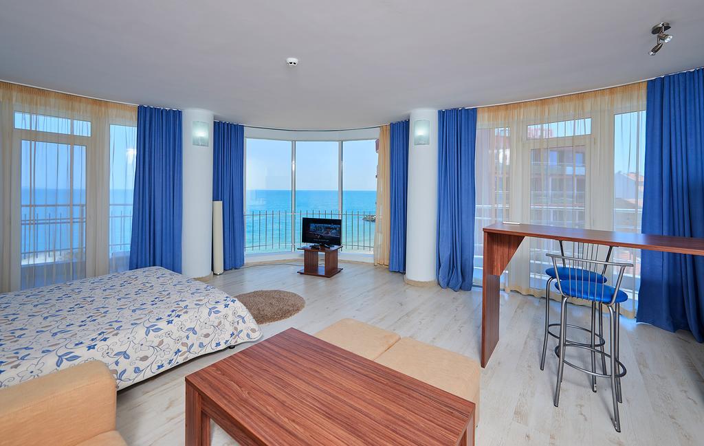 Family Hotel Regata Pomorie Esterno foto