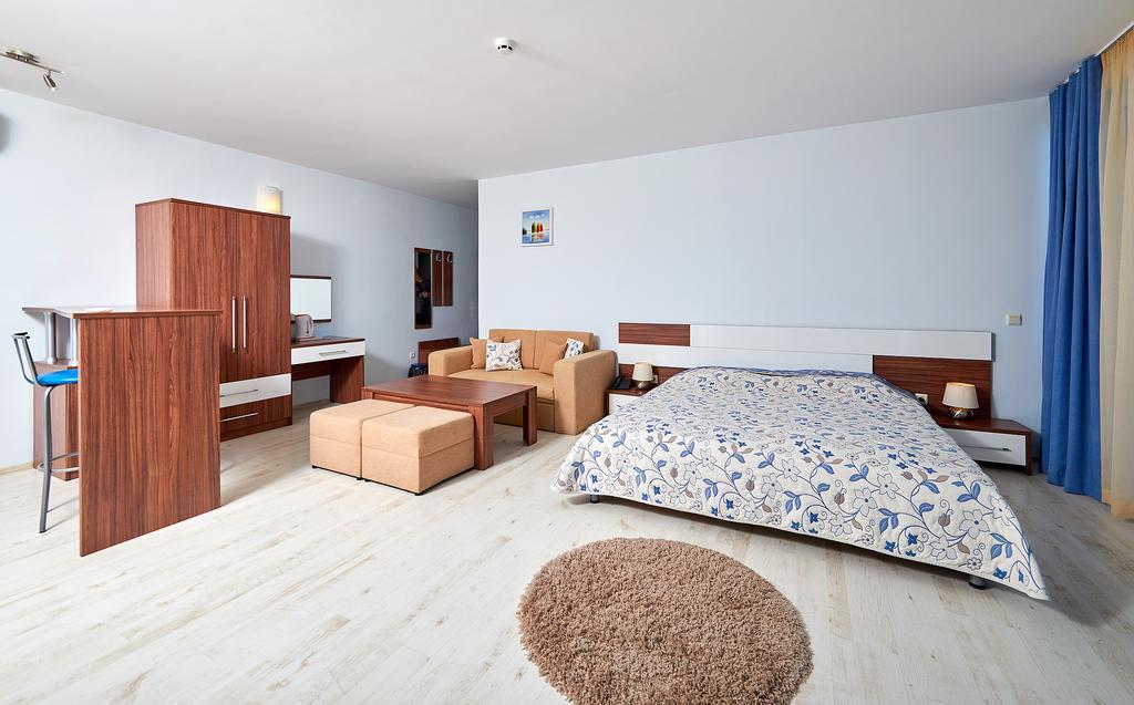 Family Hotel Regata Pomorie Esterno foto